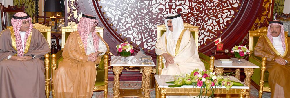 منح جلالة ملك مملكة البحرين قلادة السياحة العربية من الطبقة الممتازة
